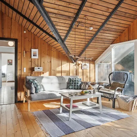 2 Bedroom Beautiful In Дом отдыха Калуннборг