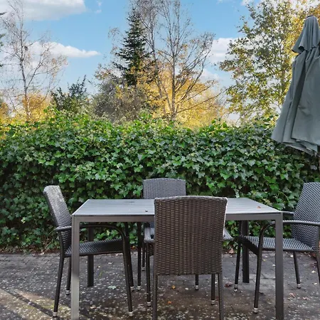 2 Bedroom Beautiful In Holiday home *